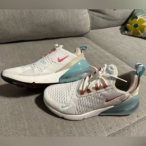 Nike Air Max 270 Women’s Size 9